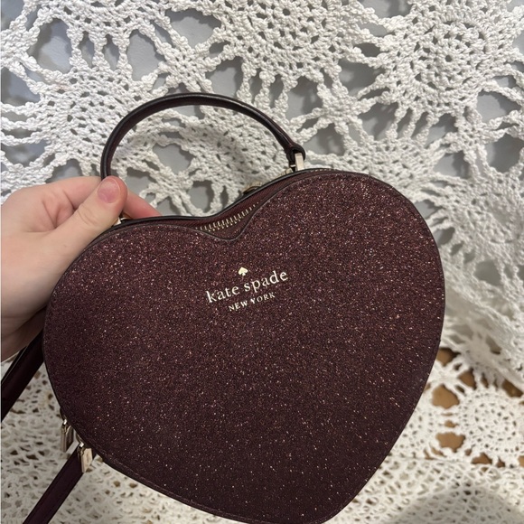 ♠️Kate Spade Sparkling Maroon Heart Crossbody Bag - Picture 2 of 8